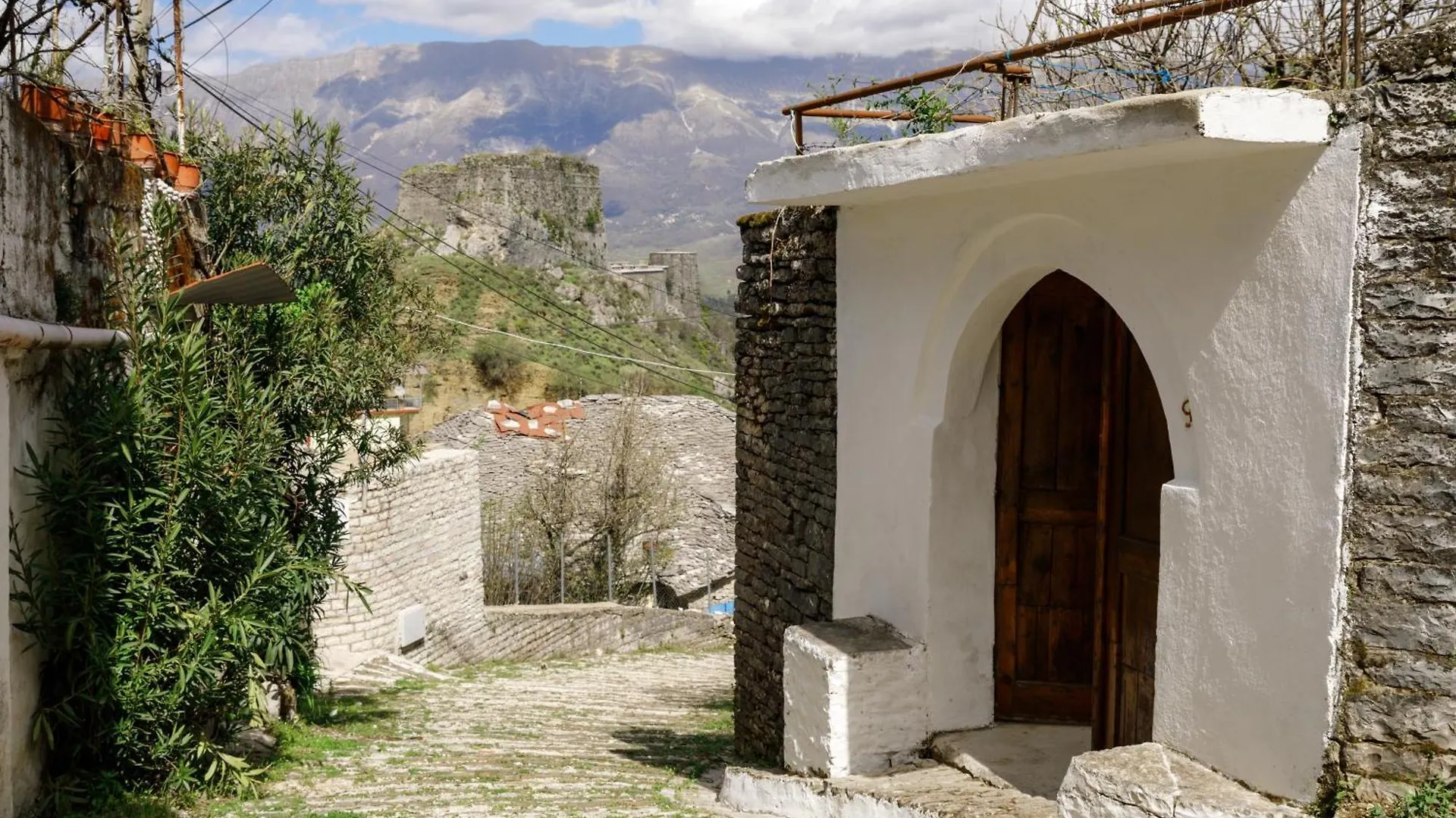 Guesthouse 1805 Gjirokaster 0*,